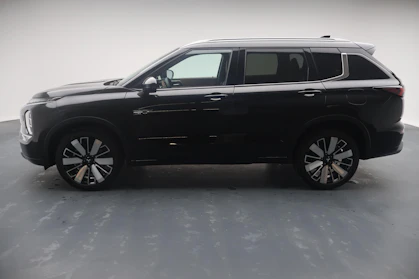 MITSUBISHI OUTLANDER 4
