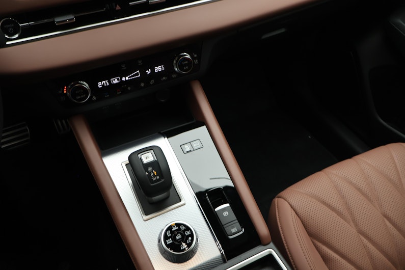 Vehicle image MITSUBISHI OUTLANDER