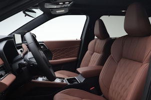 Vehicle image MITSUBISHI Outlander 2.4 PHEV Instyle+ 4x4