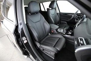 Vehicle image BMW X3 30e xDrive