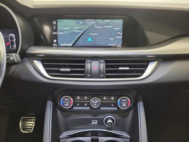 Alfa Romeo Stelvio 2.0 Q4 280 Veloce Sky
