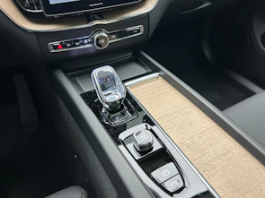 image du véhicule VOLVO XC60 2.0 T6 TE Ultra Dark eAWD