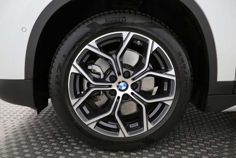 Vehicle image BMW X1