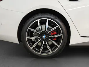 BMW i4 eDrive35