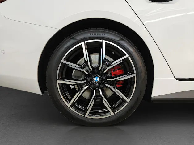 BMW i4 eDrive35