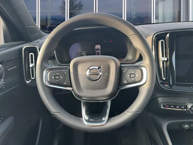 Volvo XC40 2.0 B4 MH Plus Dark AWD
