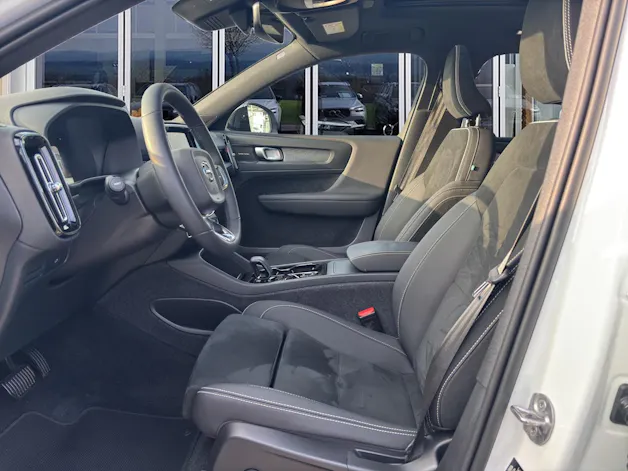 Volvo XC40 2.0 B4 MH Plus Dark AWD