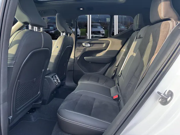 Volvo XC40 2.0 B4 MH Plus Dark AWD