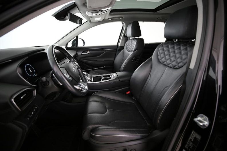 Vehicle image HYUNDAI SANTA FE