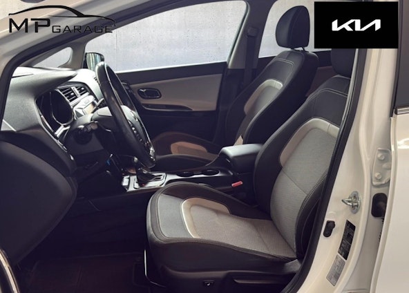 Vehicle image 13 Vehicle image 13