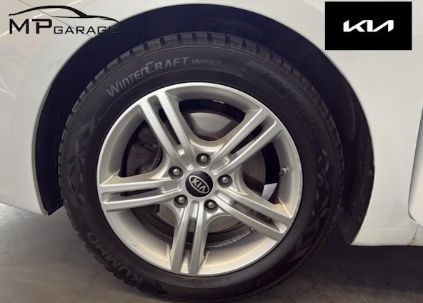 Vehicle image 15 Vehicle image 15