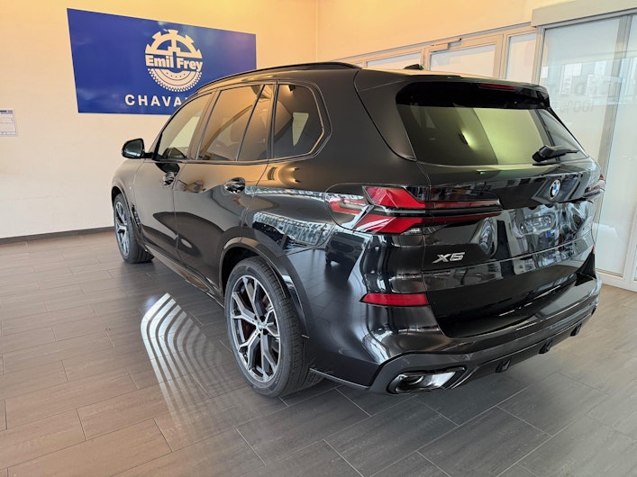Vehicle image BMW X5