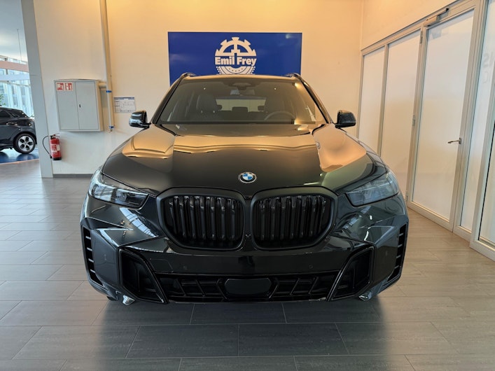 Vehicle image BMW X5