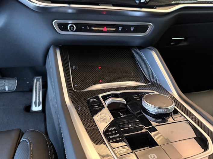 Vehicle image BMW X6