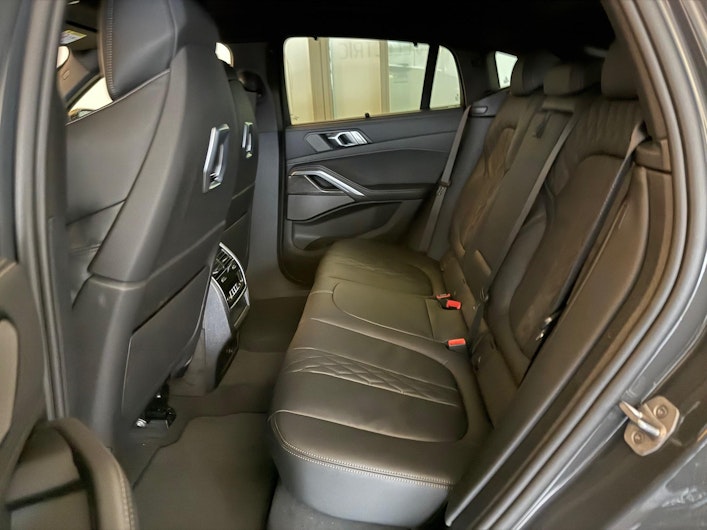 Vehicle image BMW X6