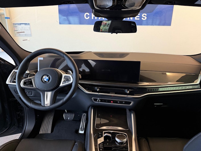 Vehicle image BMW X6