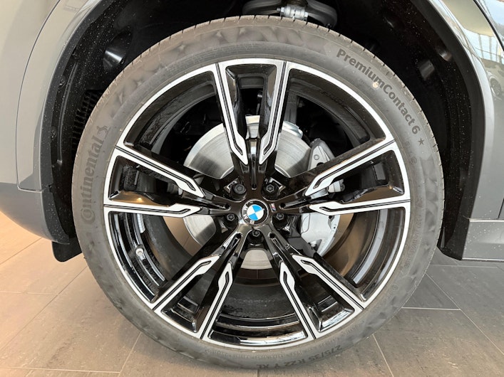 Vehicle image BMW X6
