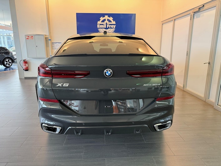 Vehicle image BMW X6