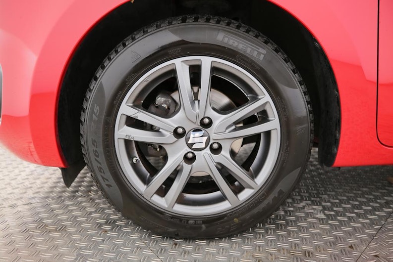 Vehicle image SUZUKI SWIFT