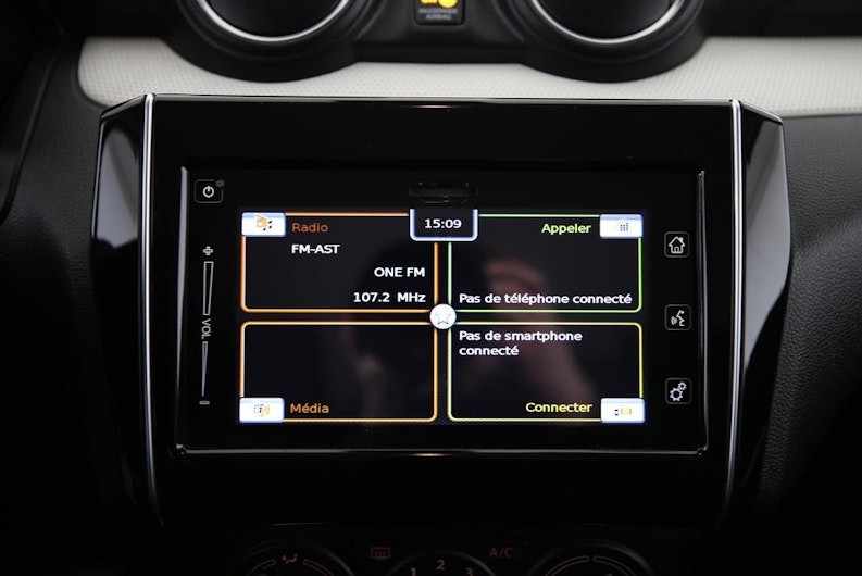 Vehicle image SUZUKI SWIFT