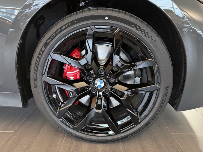 Vehicle image BMW 3 SERIES