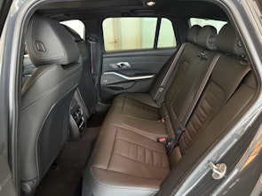 Vehicle image BMW 330e xDrive SAG Touring