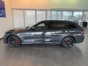 Vehicle image BMW 330e xDrive SAG Touring