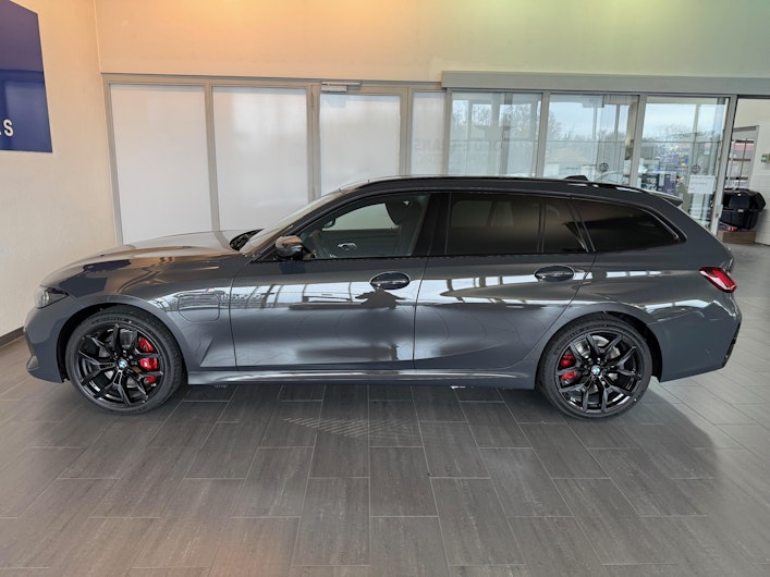 Vehicle image BMW 3 SERIES