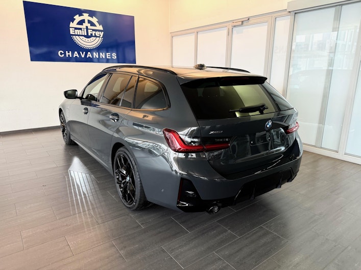 Vehicle image BMW 3 SERIES