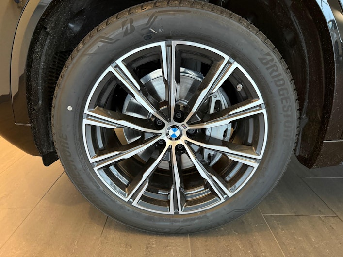 Vehicle image BMW X5