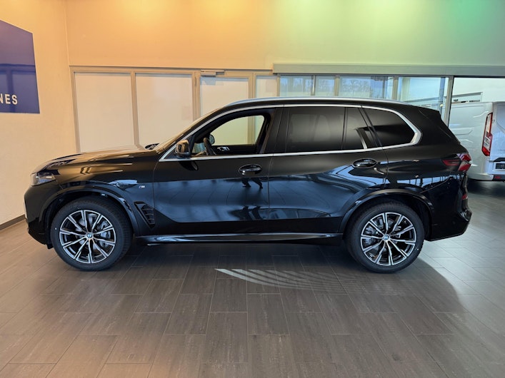 Vehicle image BMW X5