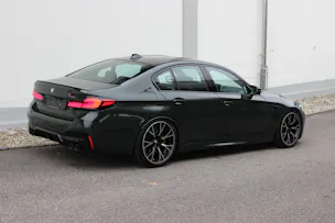 BMW M5 xDrive Competition INDIVIDUAL *brewster green*