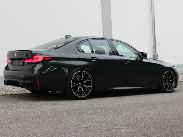BMW M5 xDrive Competition INDIVIDUAL *brewster green*
