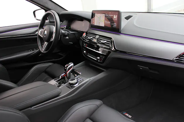BMW M5 xDrive Competition INDIVIDUAL *brewster green*