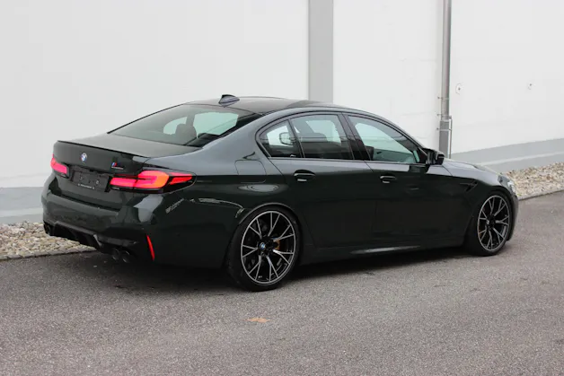 BMW M5 xDrive Competition INDIVIDUAL *brewster green*