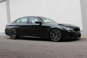 BMW M5 xDrive Competition INDIVIDUAL *brewster green*