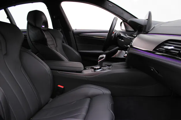 BMW M5 xDrive Competition INDIVIDUAL *brewster green*