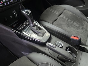 Vehicle image OPEL Crossland 1.2 T 130 Elegance / ab 3,99% Leasing bei Abschluss einer Protect Autoversicherung