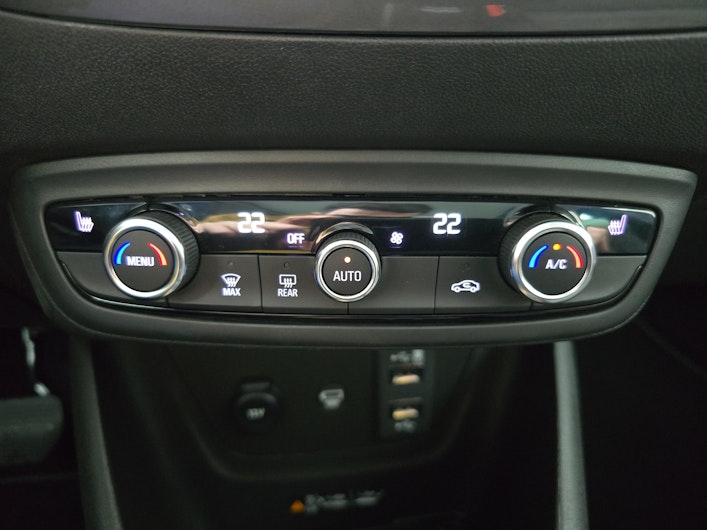 Vehicle image OPEL CROSSLAND