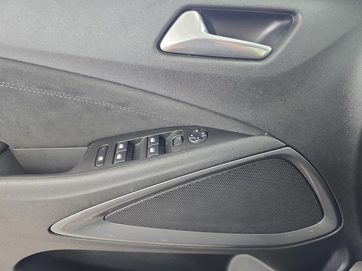 Vehicle image OPEL CROSSLAND