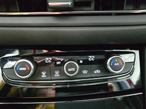 Vehicle image OPEL Grandland 1.2 T Elegance / ab 3,99% Leasing bei Abschluss einer Protect Autoversicherung