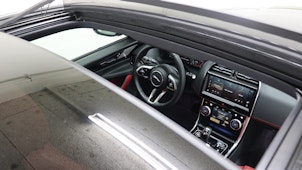 Vehicle image JAGUAR XE 2.0 T 300 Sport AWD