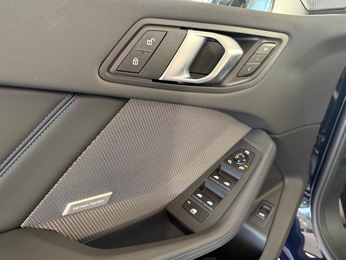 Vehicle image BMW 1 SERIES