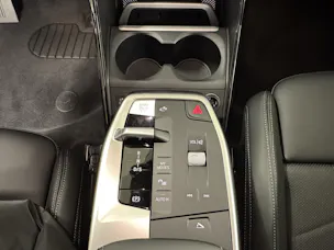 BMW 230e xDrive paddles Active Tourer