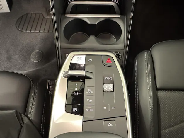 BMW 230e xDrive paddles Active Tourer
