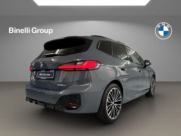 BMW 230e xDrive paddles Active Tourer
