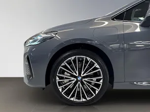 BMW 230e xDrive paddles Active Tourer