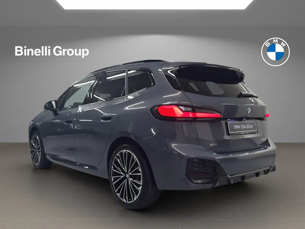 BMW 230e xDrive paddles Active Tourer