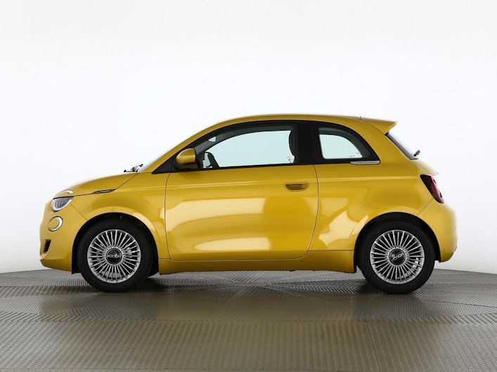 Vehicle image FIAT 500