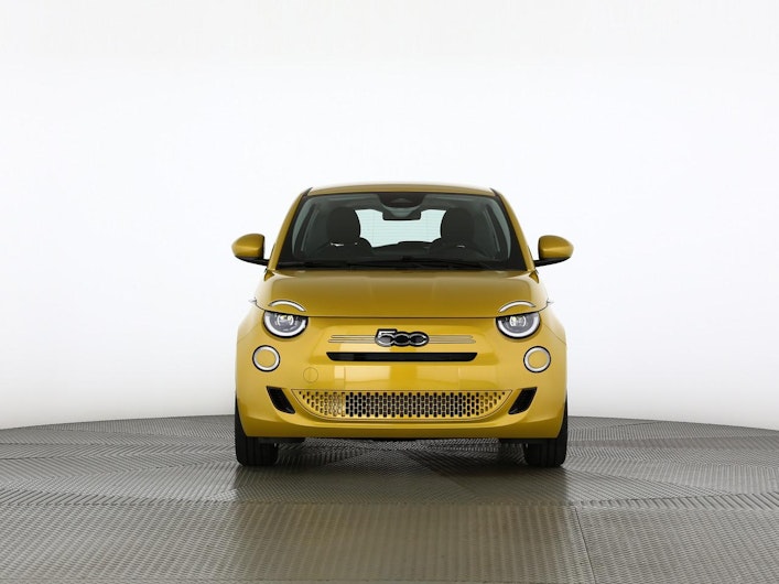 Vehicle image FIAT 500